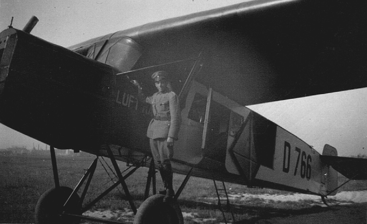 Naam: D 766. Fokker-Grulich.jpeg
Bekeken: 6420
Grootte: 175,3 KB