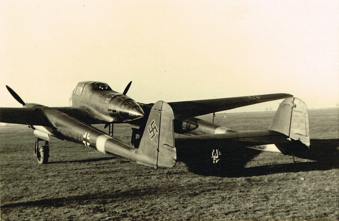 Naam: Foto 84, 400, kleur..jpeg
Bekeken: 963
Grootte: 246,3 KB