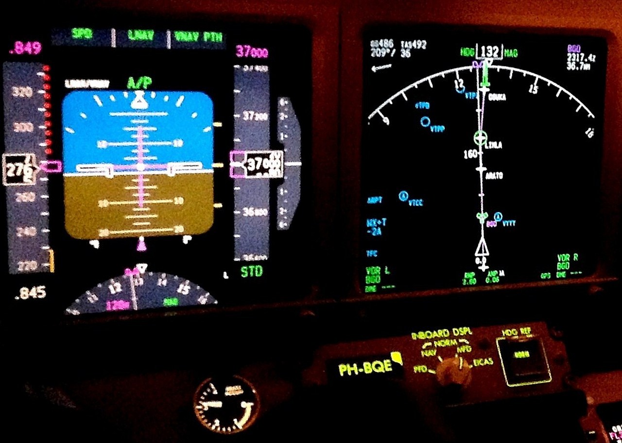 Naam: KL 887, PFD en NAV display.JPG
Bekeken: 1261
Grootte: 195,9 KB