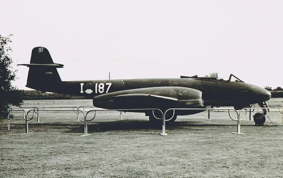 Naam: 14. Meteor 8, I-187.jpg
Bekeken: 1676
Grootte: 107,4 KB