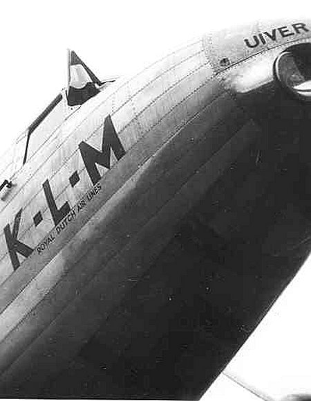 Naam: Uiver op tussenstop te Bandoeng Andir, 22 oct '34.jpg
Bekeken: 1350
Grootte: 37,8 KB