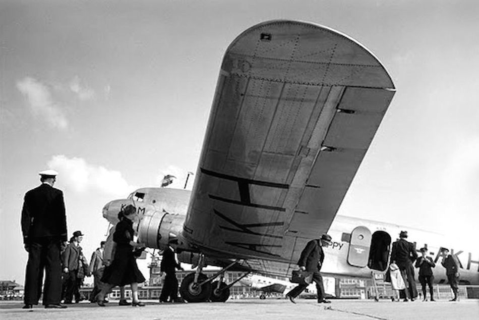 Naam: Foto 35. PH-AKH %22Haan%22. Douglas DC-2, Schiphol.jpg
Bekeken: 1402
Grootte: 81,3 KB