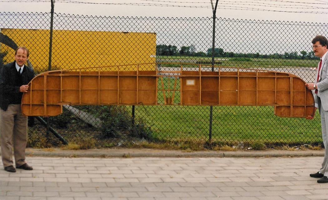 Naam: FK_58%20stabilo%2018-5-1999%20EHRD%20oprichting%20stichting%20Koolhoven-2.jpg
Bekeken: 709
Grootte: 146,0 KB