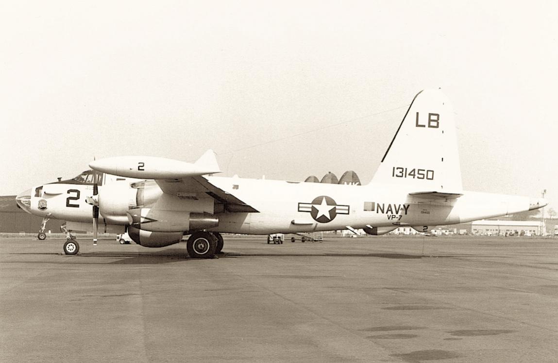 Naam: Foto 19. Lockheed SP-2H Neptune (131450:LB:2) in 1964. VP-7.jpg
Bekeken: 1129
Grootte: 78,7 KB