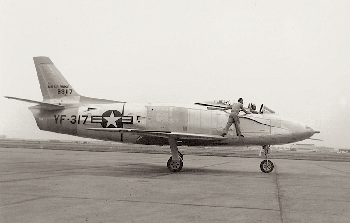 Naam: Foto 38. North American YF-93A (48-317:YF-317) prototype circa 1950.jpeg
Bekeken: 698
Grootte: 388,1 KB