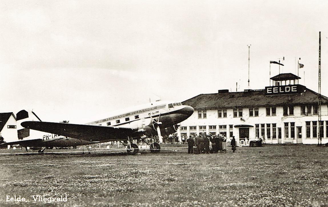 Naam: Kaart 332. PH-TA? DC-3.jpg
Bekeken: 839
Grootte: 129,3 KB