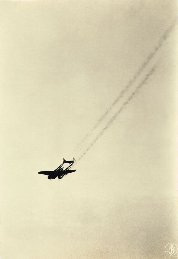 Naam: Kaart 401. Fokker G-1 in duikvlucht met spoor.jpg
Bekeken: 854
Grootte: 439,9 KB