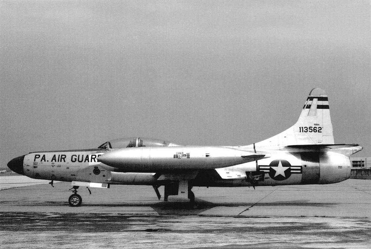 Naam: Foto 160. Lockheed F-94C Starfire (51-13562) at Philadelphia (1959). USAF, Penn ANG.jpg
Bekeken: 541
Grootte: 118,3 KB