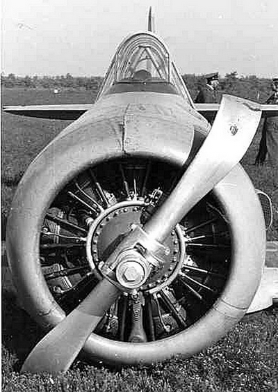 Naam: Harvard op zijn buik.  B-188.jpg
Bekeken: 984
Grootte: 173,8 KB