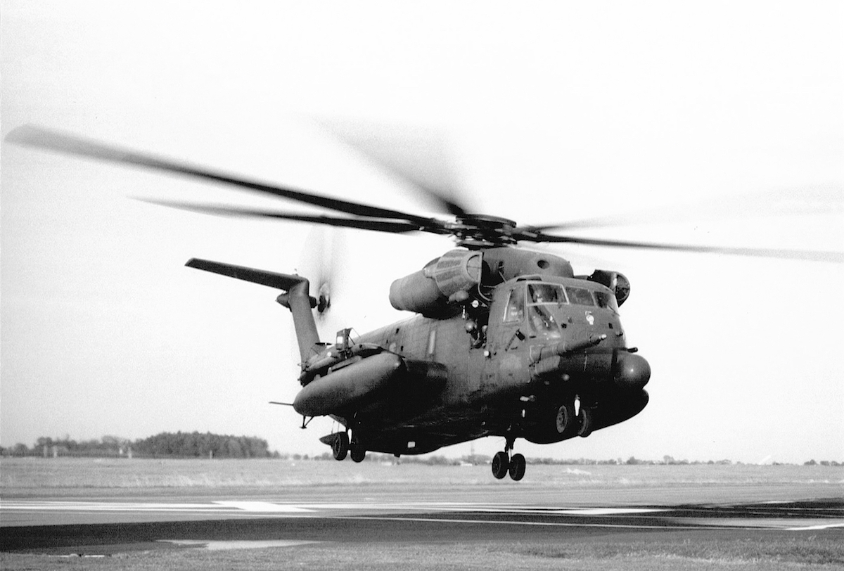 Naam: Foto 165. Sikorsky CH-53.jpg
Bekeken: 545
Grootte: 460,9 KB