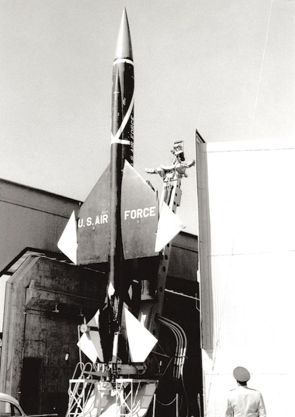 Naam: Foto 181. Boeing CIM-10 Bomarc (IM-99 Weapon System prior to September 1962).jpg
Bekeken: 532
Grootte: 431,5 KB