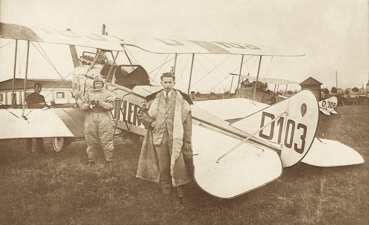 Naam: Foto 139. D-103. Rumpler C. I van Rumpler-Luftverkehr.jpg
Bekeken: 730
Grootte: 129,4 KB
