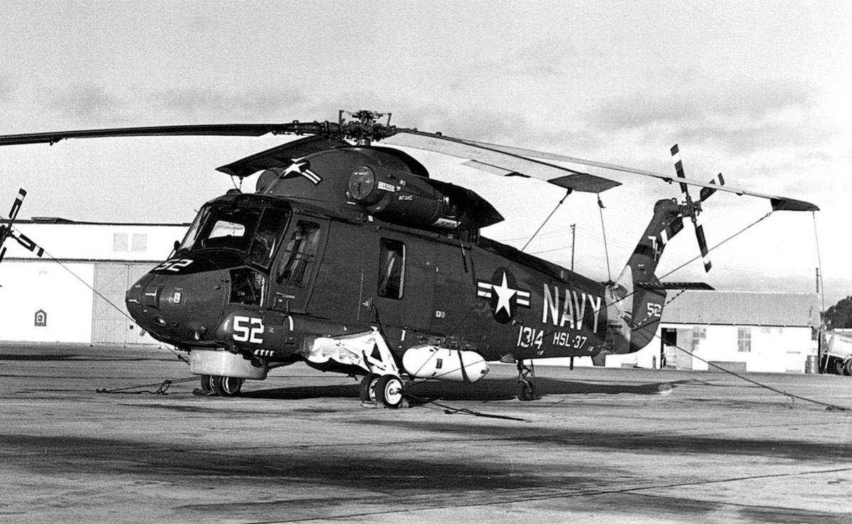 Naam: Foto 216. Kaman SH-2F Seasprite LAMPS I (151314 : '52' : 'TH') op Kalaeloa. HSL-37.jpg
Bekeken: 656
Grootte: 132,8 KB