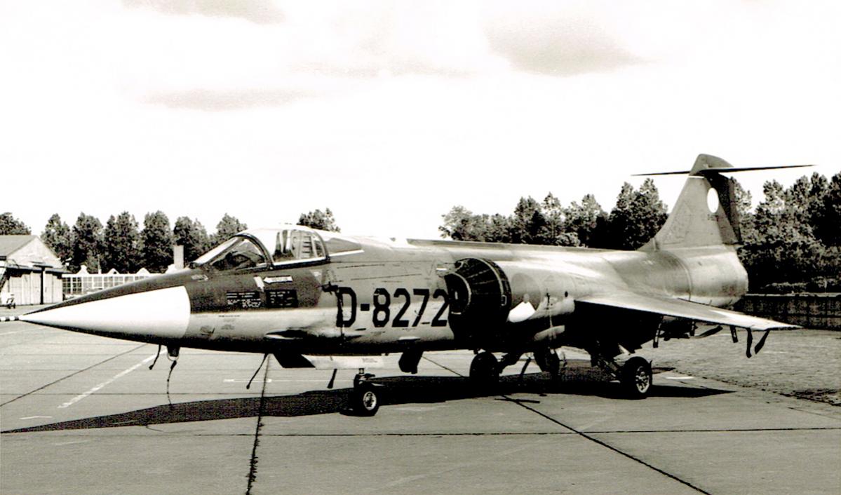 Naam: Foto 64. 'D-8272' F-104G op Leeuwarden (1970). 322 Sq.jpg
Bekeken: 1529
Grootte: 97,5 KB