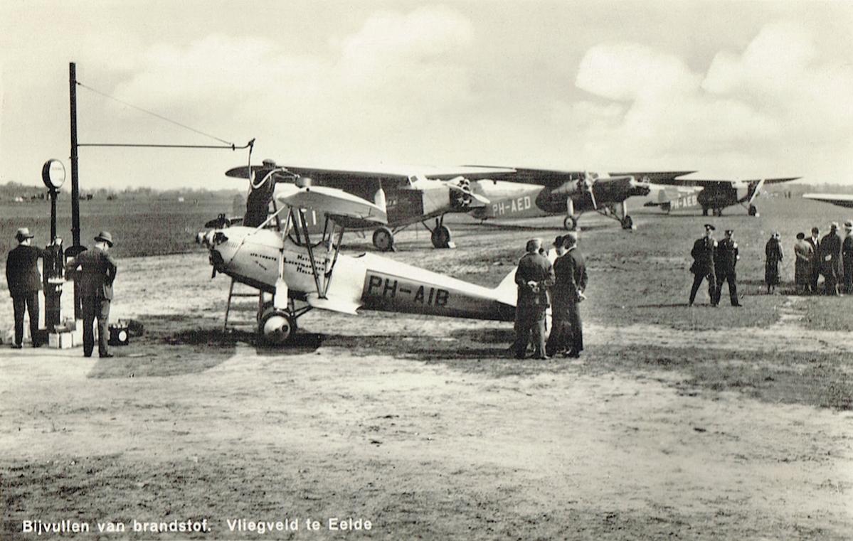 Naam: Kaart 489. Pander EF 85 'PH-AIB' op vliegveld Eelde.jpg
Bekeken: 842
Grootte: 130,5 KB