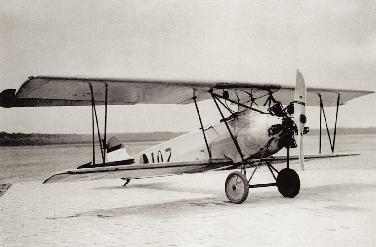 Naam: Foto 41. '107'. Fokker S.IV.jpg
Bekeken: 971
Grootte: 111,1 KB