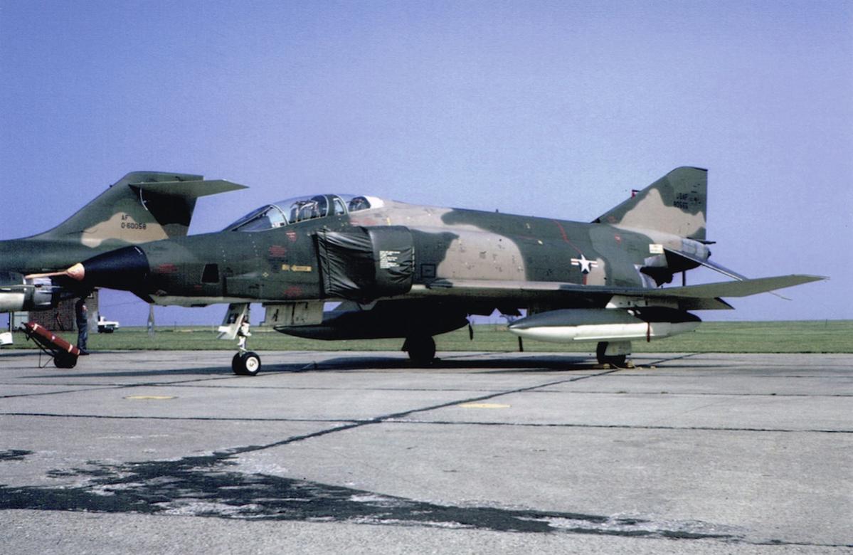 Naam: Foto 271. McDonnell RF-4C (68-0565) at Upper Heyford (1969). USAF 66 TRW.jpg
Bekeken: 531
Grootte: 110,3 KB