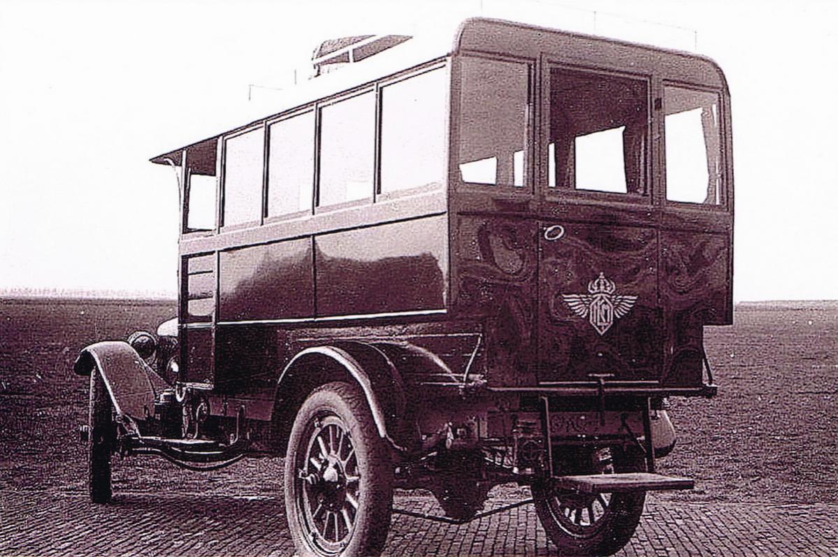 Naam: Foto 92. KLM busje Waalhaven 2 kopie.jpg
Bekeken: 1221
Grootte: 179,1 KB