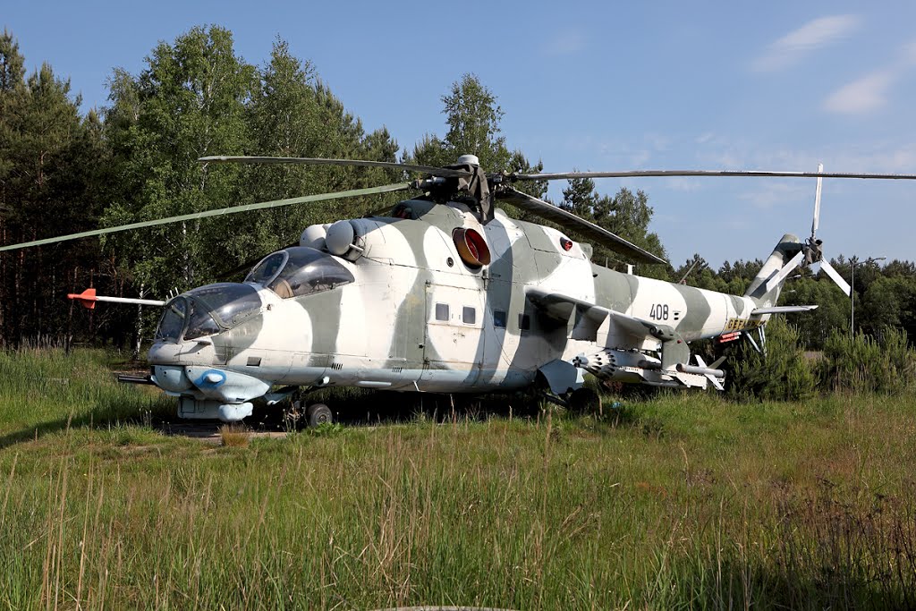 Naam: Mi 24 , Holzdorf airbase.jpg
Bekeken: 550
Grootte: 176,3 KB