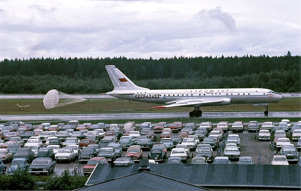 Naam: Arlanda, Tu 104B. 1968.jpg
Bekeken: 589
Grootte: 429,6 KB
