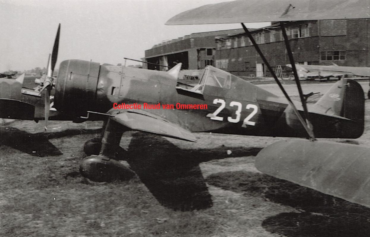 Naam: '232'. Fokker D.XXI, na capitulatie, 400 kopiekopie.jpg
Bekeken: 988
Grootte: 120,3 KB