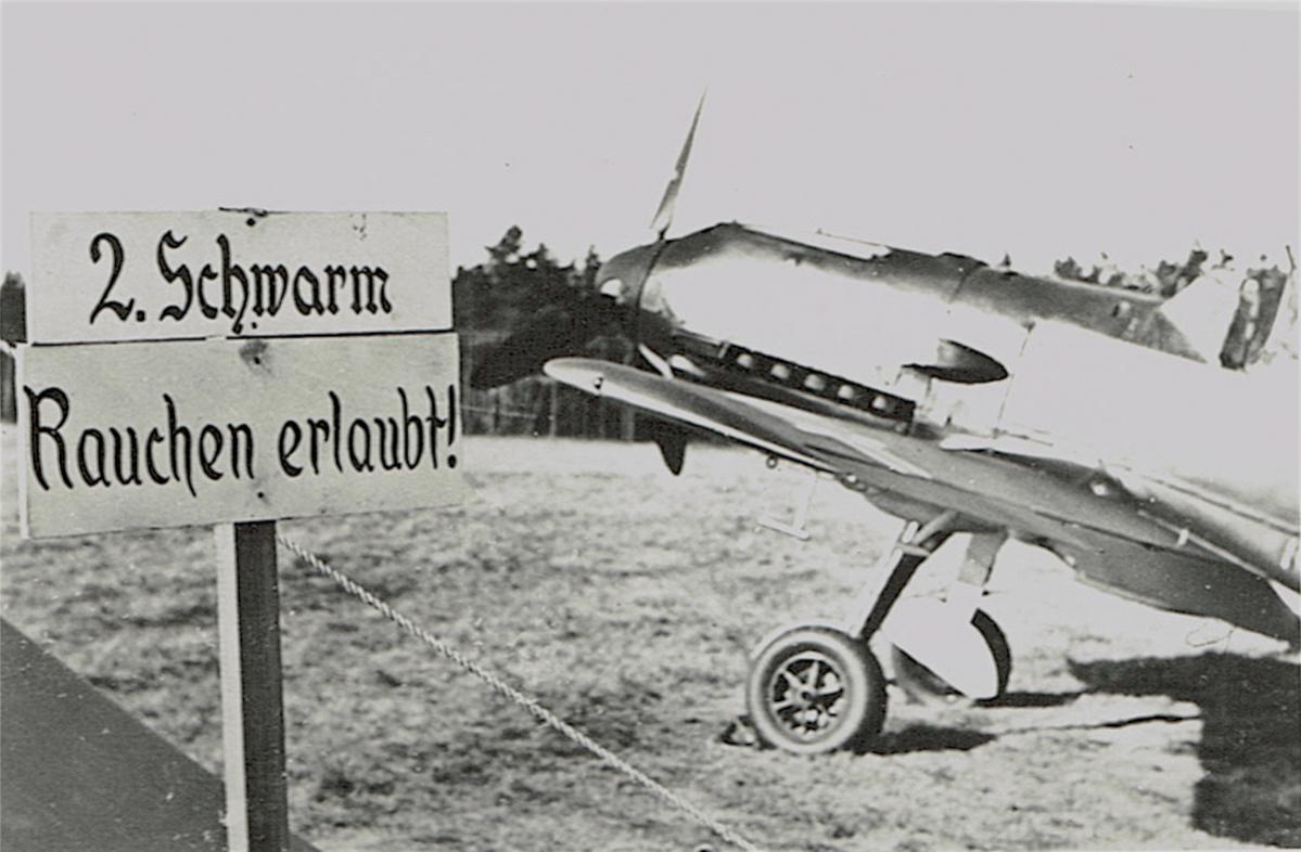 Naam: Foto 314. 2e Groep. Roken toegestaan!, 300 kopie.jpg
Bekeken: 668
Grootte: 96,9 KB