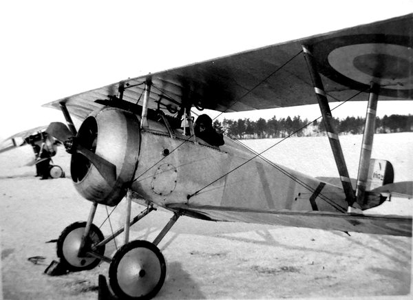 Naam: b1  Nieuport 17  WW1.jpg
Bekeken: 1043
Grootte: 49,8 KB