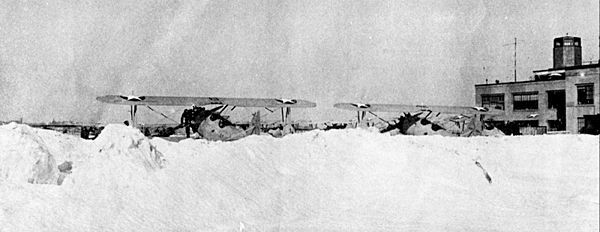 Naam: b2  US Trainer biplanes in the snow.gif
Bekeken: 801
Grootte: 122,7 KB