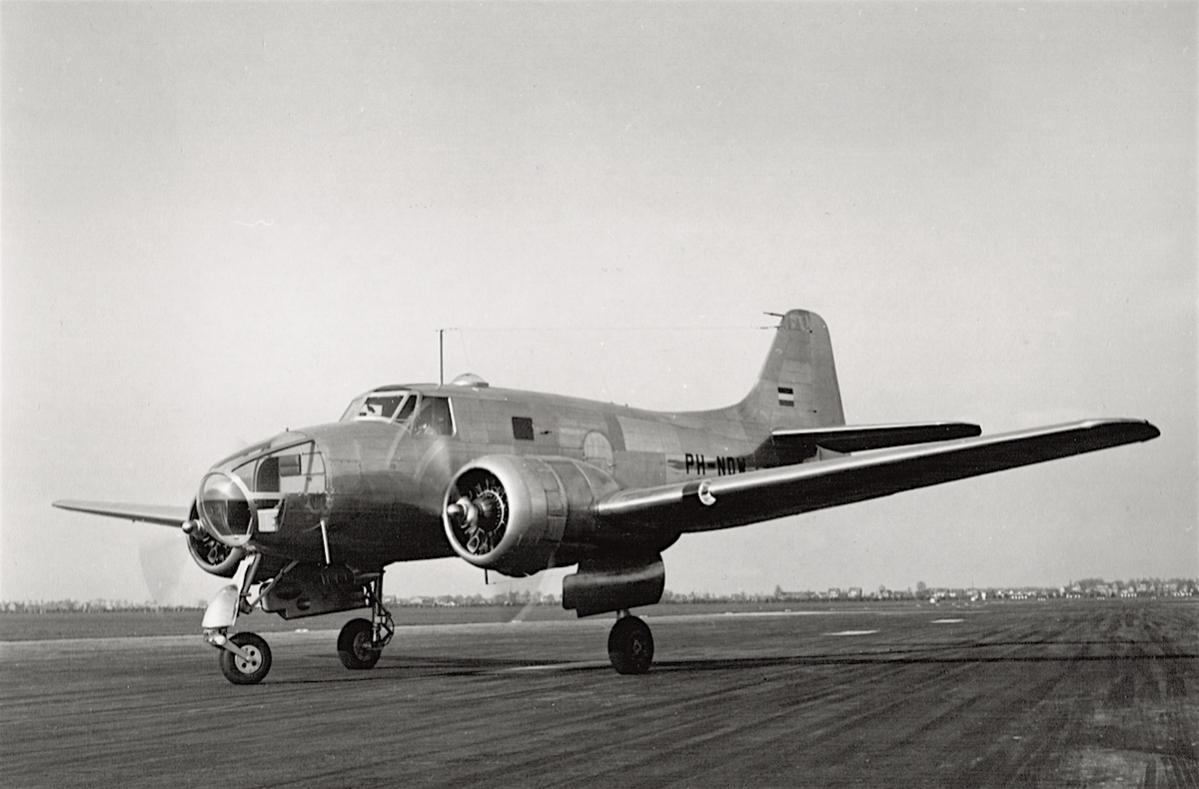 Naam: Foto PH-NDW. Fokker S.13 grond, 300 kopie.jpg
Bekeken: 3117
Grootte: 86,3 KB