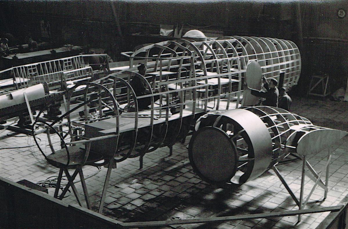 Naam: Fokker S.13 onder constructie. 200.jpg
Bekeken: 2351
Grootte: 168,2 KB