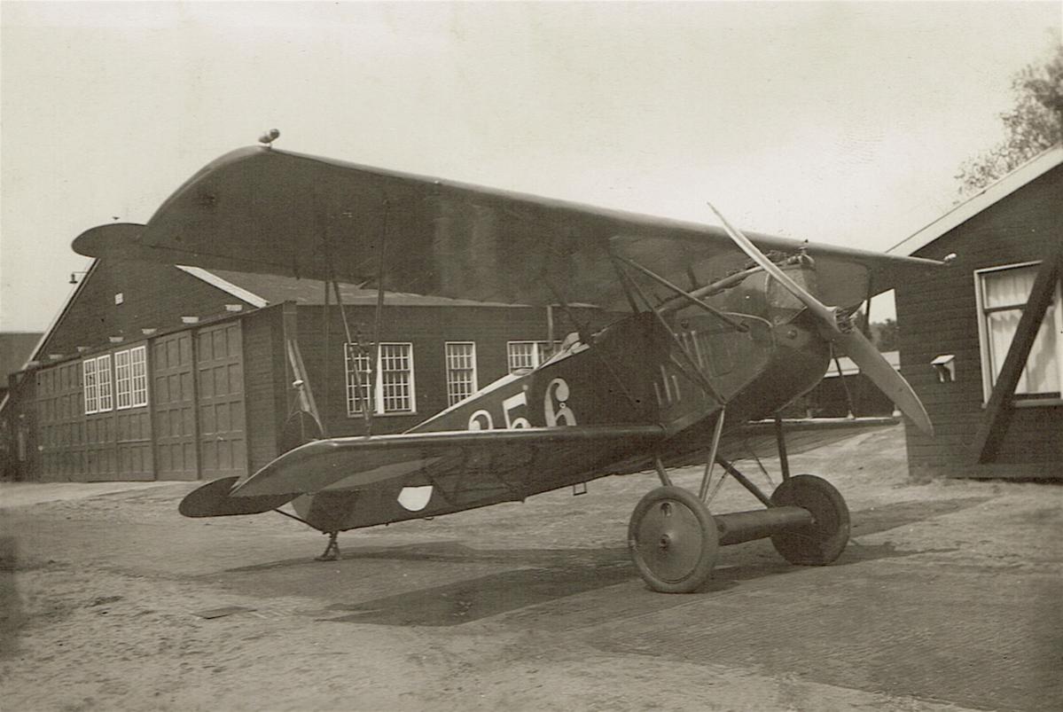 Naam: Foto 66. '256'. Fokker D.VII, kopie.jpg
Bekeken: 1074
Grootte: 111,3 KB