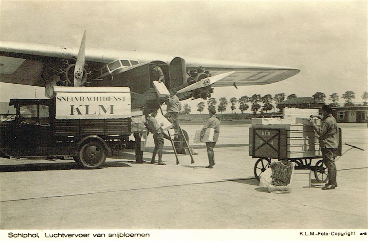 Naam: Kaart 514. Schiphol, Luchtvervoer van snijbloemen, kopie. 300.jpg
Bekeken: 1078
Grootte: 132,7 KB