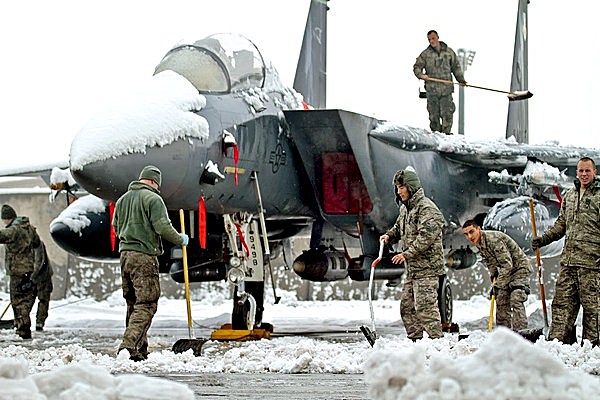 Naam: c73  Snowy F-15  Bagram 2012.jpg
Bekeken: 455
Grootte: 80,0 KB
