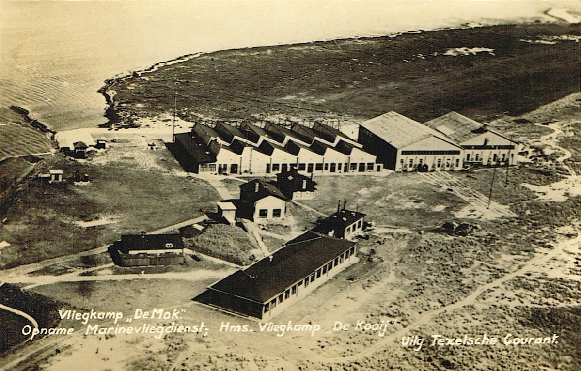 Naam: Kaart 518. Luchtfoto marinevliegkamp 'De Mok', kopie.jpg
Bekeken: 1244
Grootte: 192,0 KB
