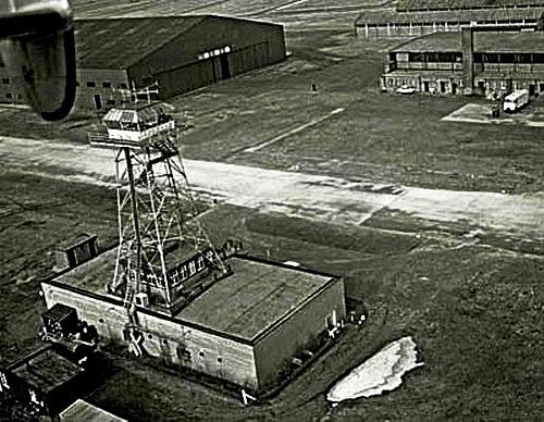 Naam: c98  Tower MVKV  main platform.jpg
Bekeken: 699
Grootte: 53,2 KB
