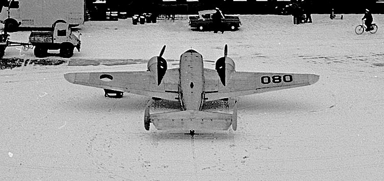Naam: c102  Beech 080.jpg
Bekeken: 713
Grootte: 89,4 KB