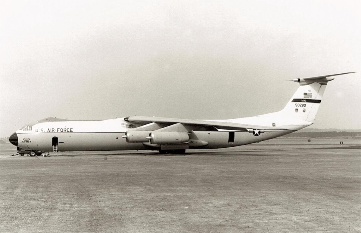 Naam: Foto 299. Lockheed C-141B Starlifter (50280), kopie. 300.jpg
Bekeken: 612
Grootte: 98,7 KB
