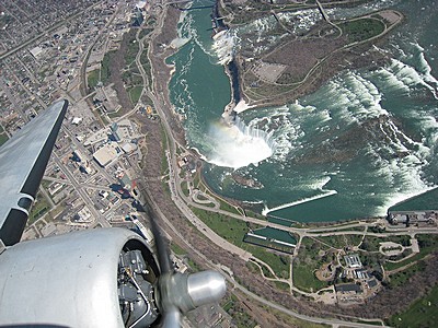 Naam: c140   DC 3 over Niagara.jpg
Bekeken: 578
Grootte: 63,2 KB