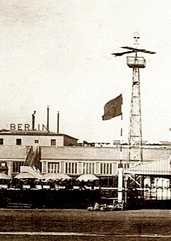 Naam: Tempelhofer Wetterfahne.jpg
Bekeken: 1537
Grootte: 31,9 KB