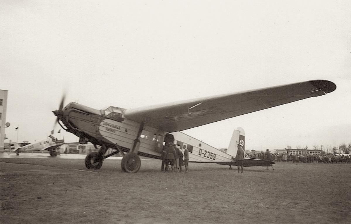 Naam: Foto 177. D-2359. BFW M 20 b2, naam toestel Hunsrck.jpg
Bekeken: 1560
Grootte: 91,5 KB