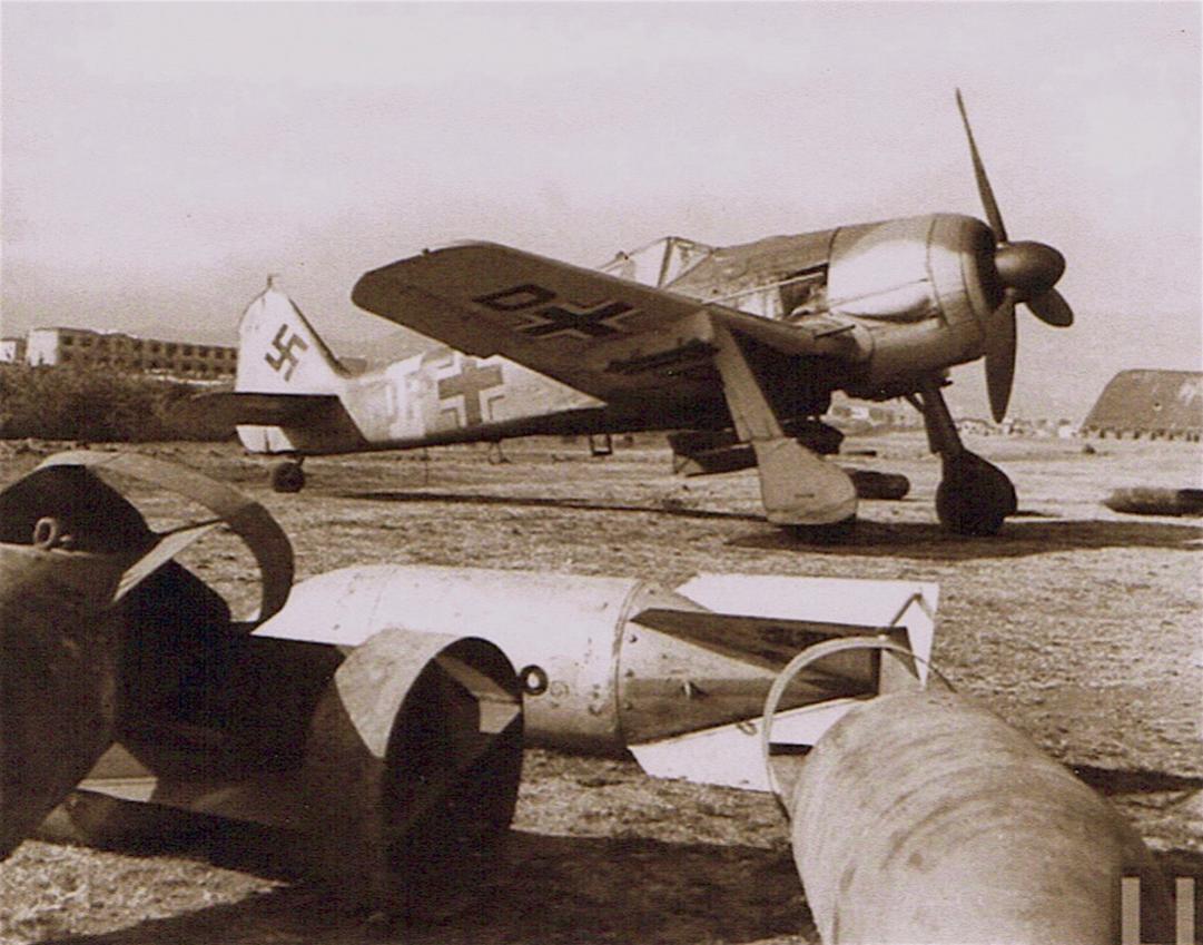 Naam: Foto 321. Focke-Wulf Fw 190, kopie.jpg
Bekeken: 911
Grootte: 121,0 KB