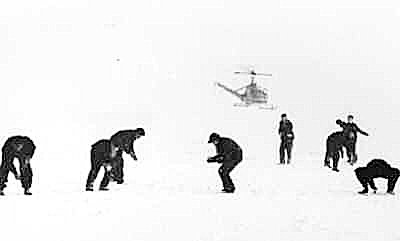 Naam: De KLU speelt in de sneeuw, Ypb '64.jpg
Bekeken: 534
Grootte: 7,9 KB