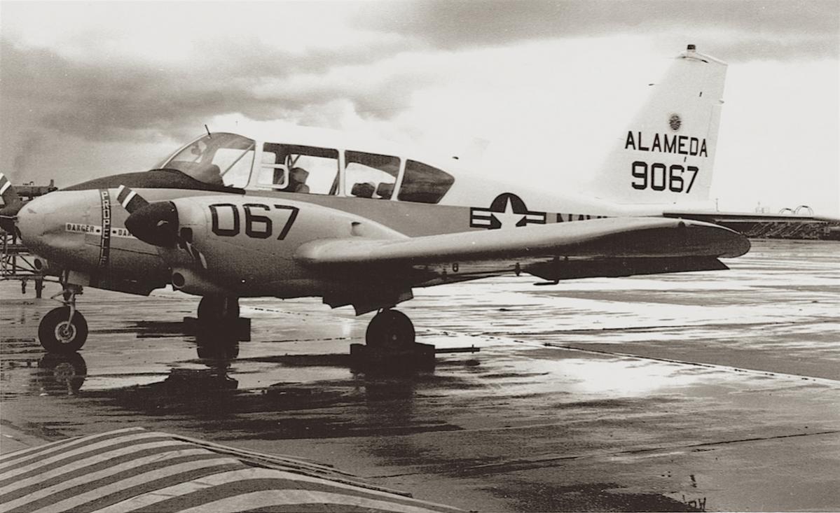 Naam: Foto 302. Piper U-11A (149067), circa 1972, USN Alameda, kopie.jpg
Bekeken: 655
Grootte: 115,4 KB