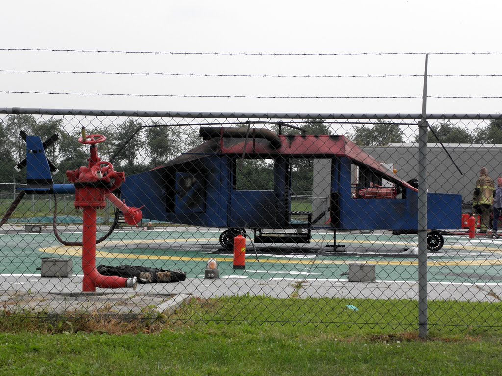 Naam: Brandweertraingscentrum , Wijster..jpg
Bekeken: 864
Grootte: 182,6 KB