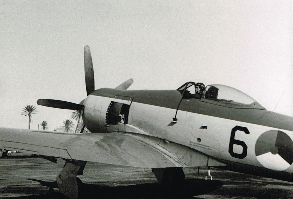 Naam: '6-??'. Hawker Seafury, kopie.jpg
Bekeken: 1417
Grootte: 110,4 KB