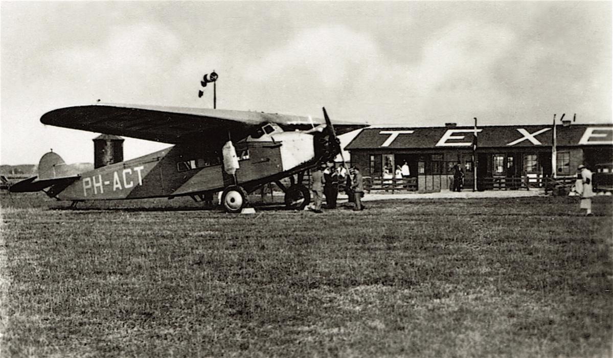 Naam: Foto 111. PH-ACT (eerder H-NACT). Fokker F.VIIa,  grond, kopie.jpg
Bekeken: 1152
Grootte: 136,4 KB