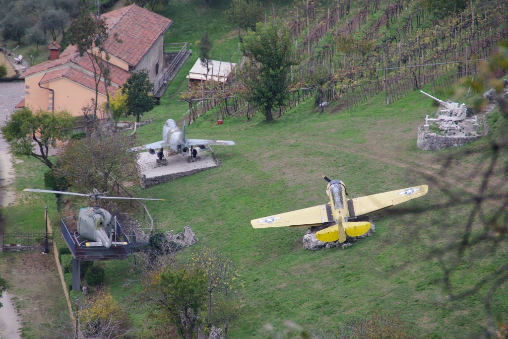 Naam: T6 , Brendola, Italy.jpg
Bekeken: 2092
Grootte: 141,2 KB