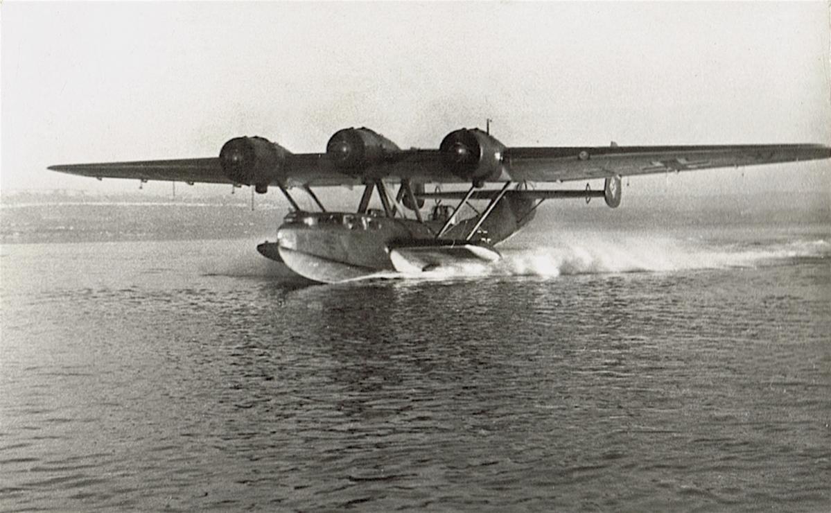 Naam: Foto 330. Dornier Do-24. Seenotstaffel 3, Frankreich 1944. Was in 1942 een half jaartje in Schel.jpg
Bekeken: 1292
Grootte: 117,5 KB