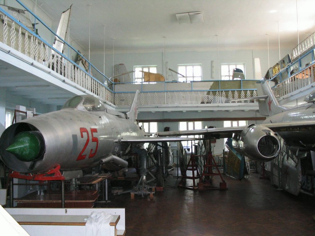 Naam: Mig 21F - Yak 25 , luchtvaart technische universiteit . Charkov , Oekrane..jpg
Bekeken: 362
Grootte: 135,7 KB