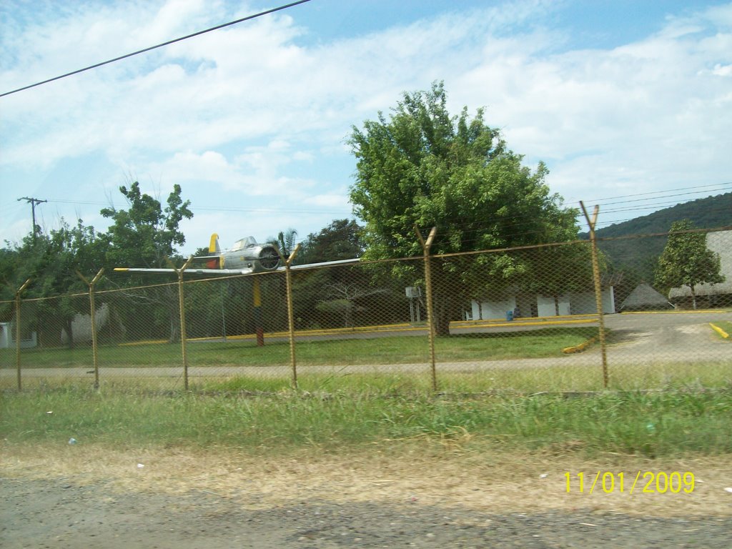 Naam: T6 , Melgar, Colombia..jpg
Bekeken: 563
Grootte: 158,5 KB